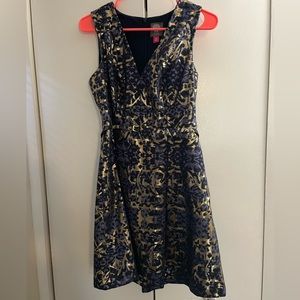 Vince Camuto Navy/Blue/Gold belted formal dress. Sleeveless, short, size 8P